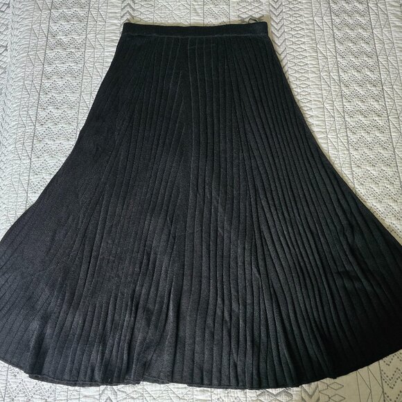 Uniglo Merino Blend Midi Ribbed Knit Skirt Size Large NWT - Picture 1 of 4
